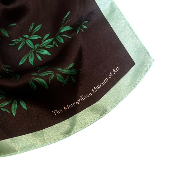 ❌SOLD❌ The Met Silk Scarf - Picture 4 of 6